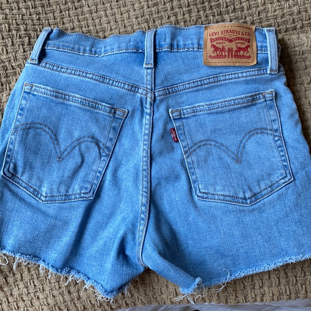 Levi high rise shorts